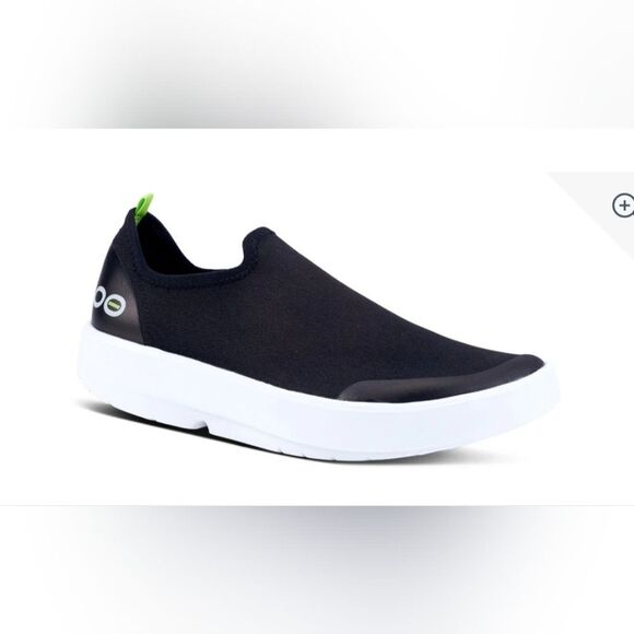 OOFOS  OOMG Ezee Low Women’s Black Slip-On Shoes Size 12 - Picture 1 of 11
